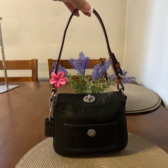 Coach Vintage Black Leather Small Shoulder Bag - Picture 1 of 11